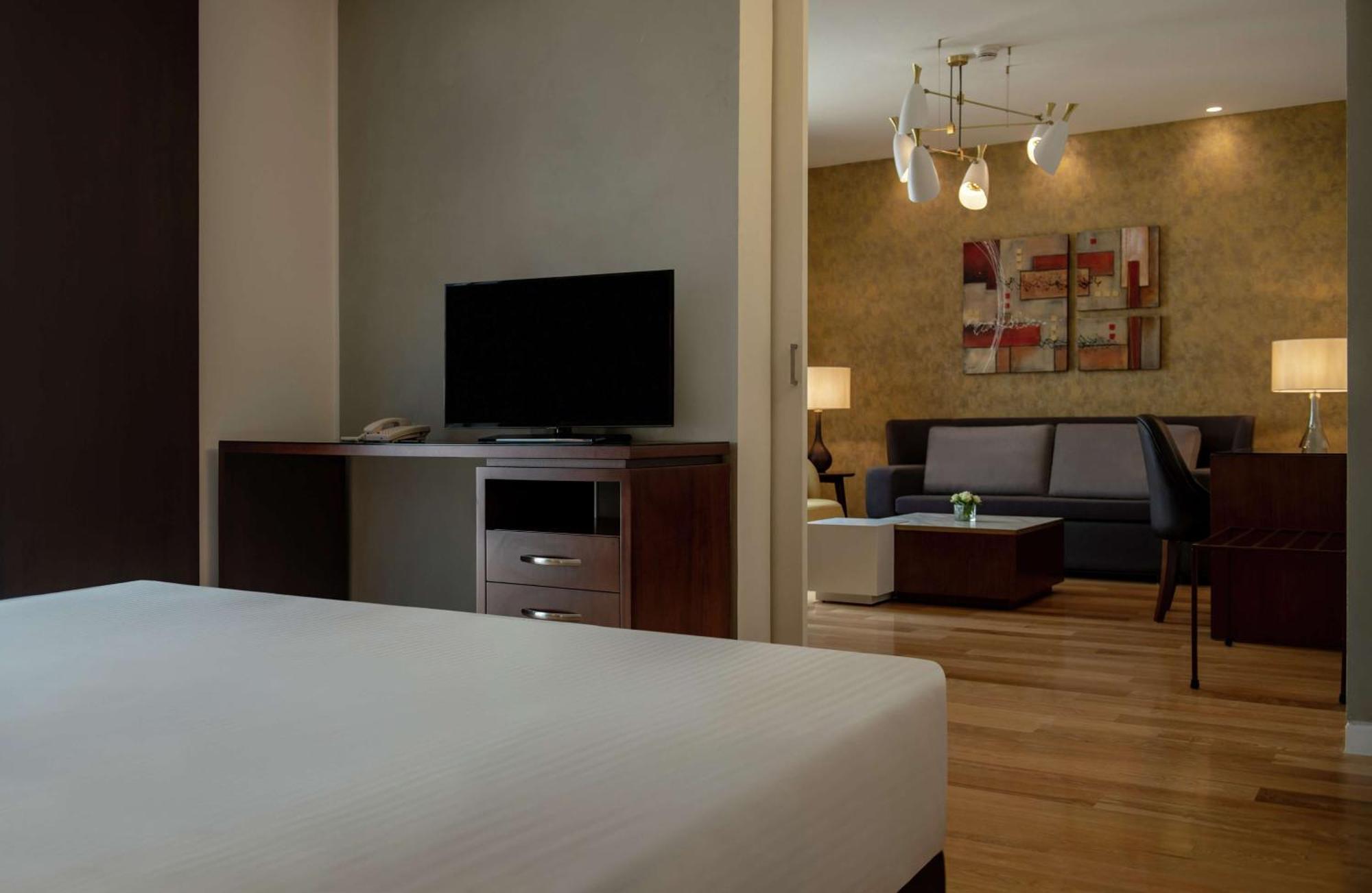 Hotel Hilton Beirut Downtown Extérieur photo