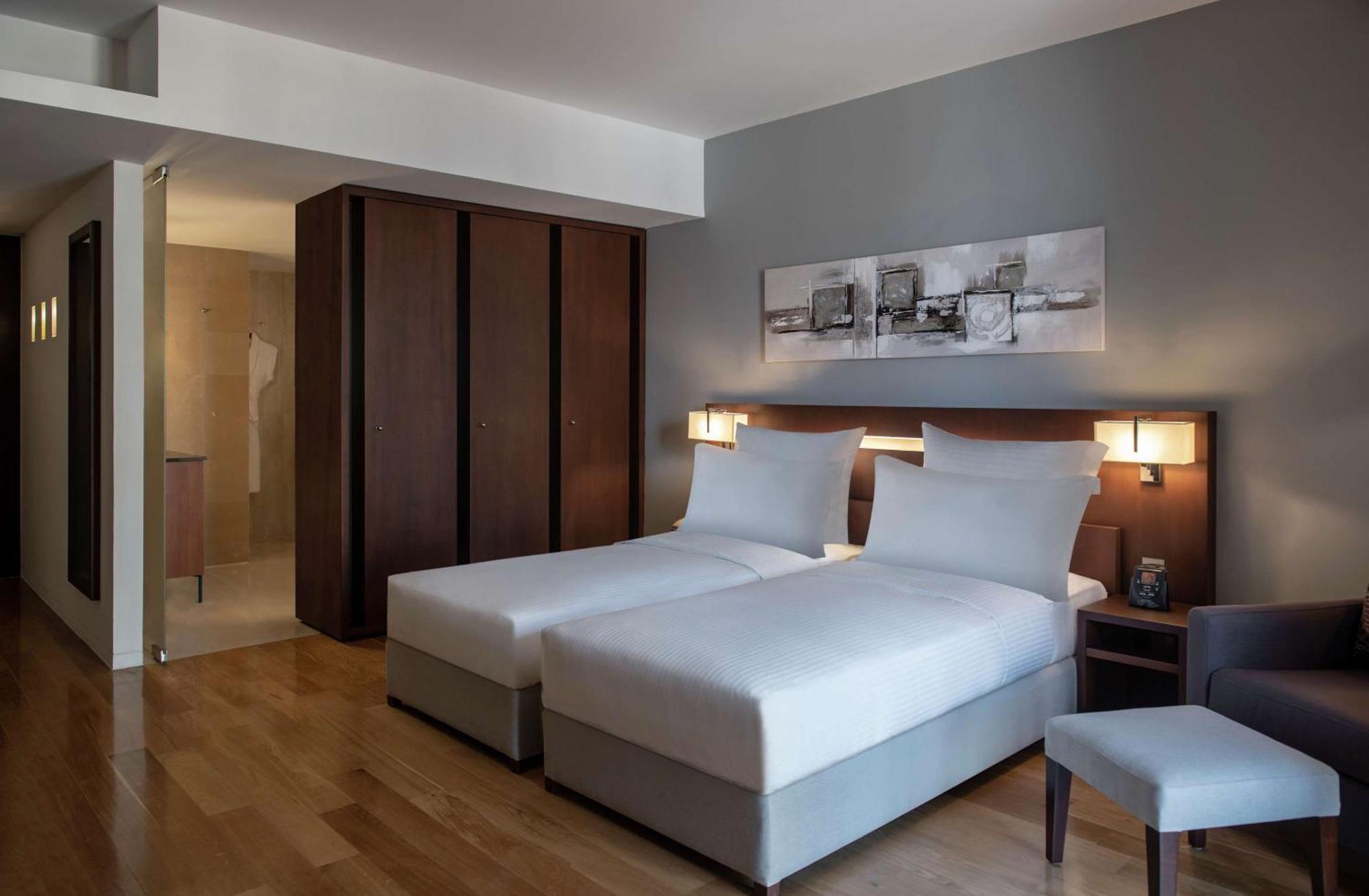 Hotel Hilton Beirut Downtown Extérieur photo